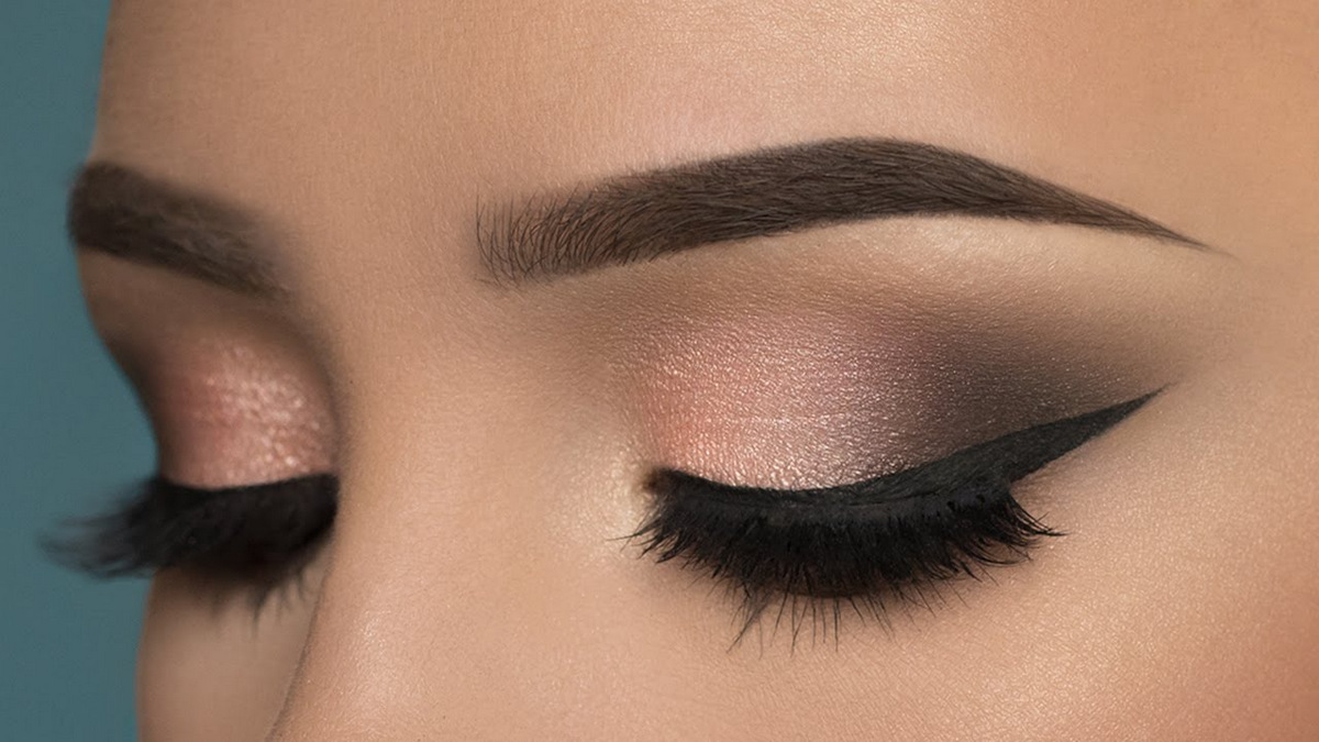 7. How to Make Your Blonde Hair and Smokey Eye Makeup Last All Night - wide 4