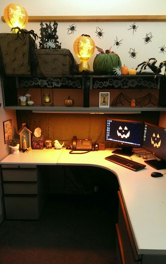 Let the Season Take Over the office cubicle Décor