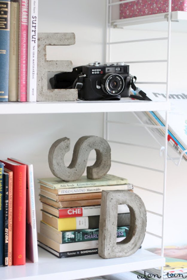 Bookends from concrete