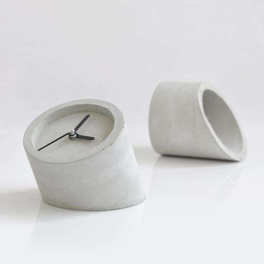 Contemporary concrete desk clock