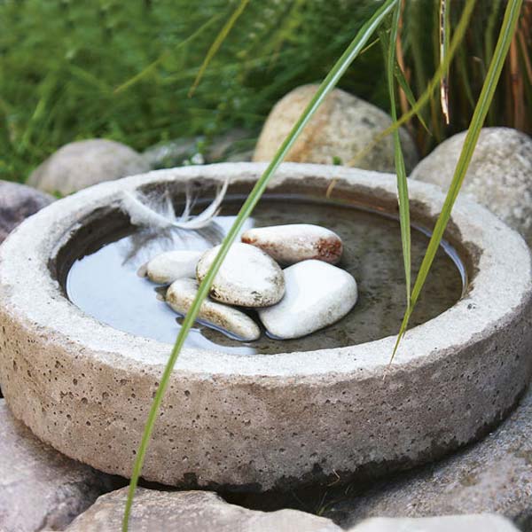 Simple concrete crafts-water basins