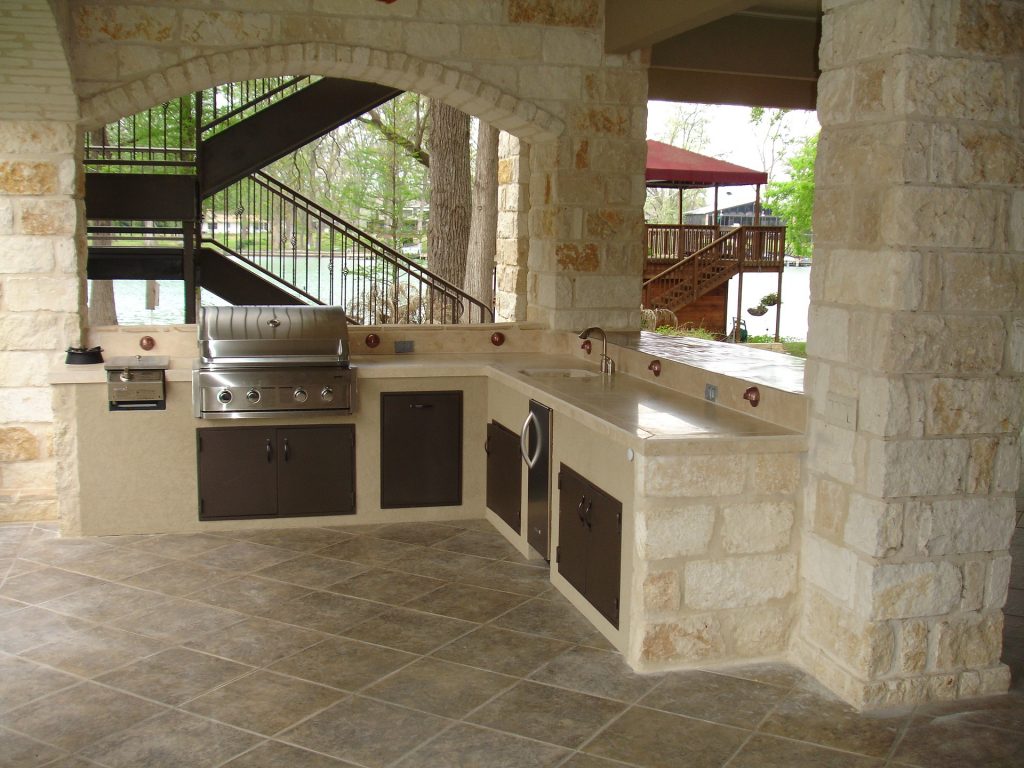 6 Reasons Why You May Want to Consider Having an RTA Outdoor Kitchen
