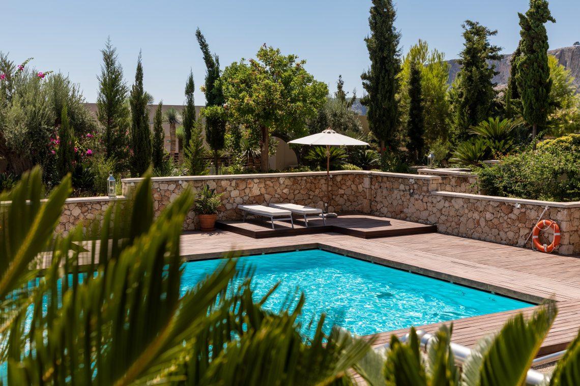 Tips For DIY Enthusiasts on Keeping a Good Swimming Pool Hygiene