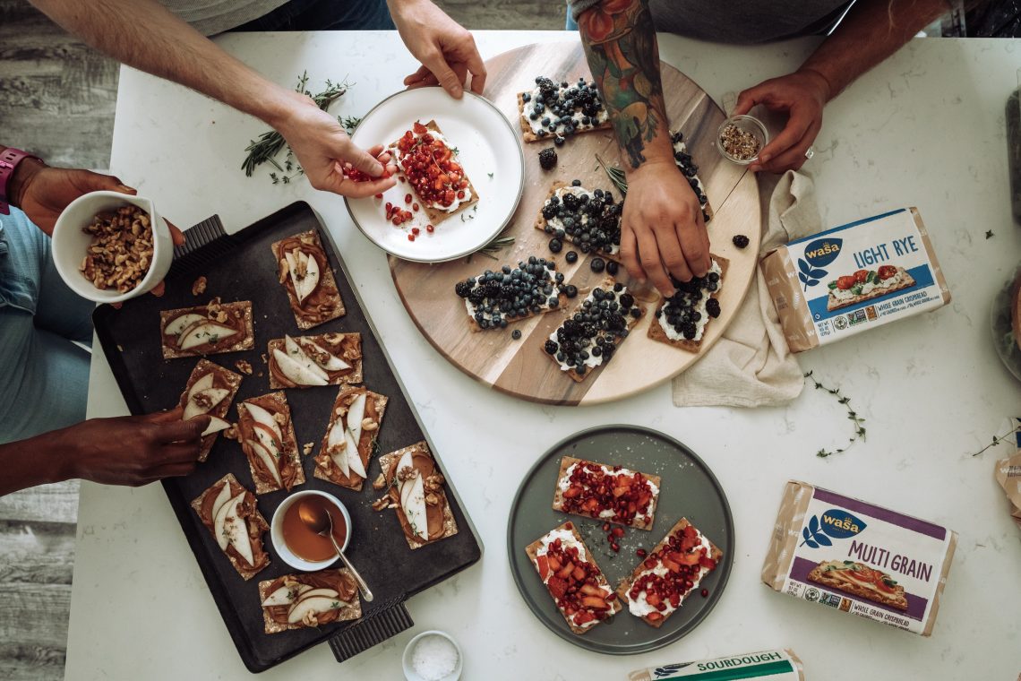 6 Ways To Decorate Your Kitchen And Enjoy Preparing Food