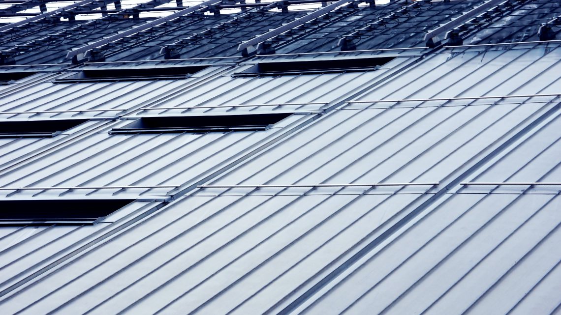 Common Roof Problems and How to Deal With Them