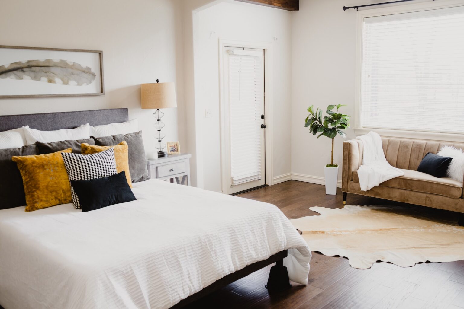 Maximizing Comfort in Your Bedroom: 6 Tips to Follow